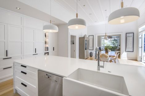 Photo of property in 7 Summer Street, Stanley Point, Auckland, 0624