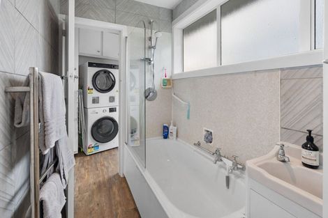 Photo of property in 1/33 Prestons Road, Redwood, Christchurch, 8051