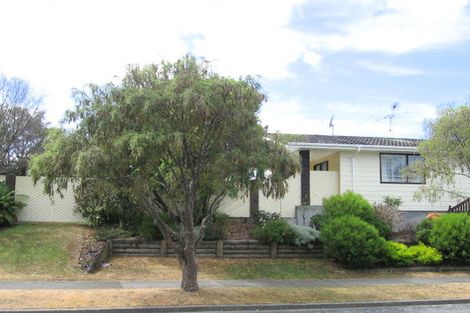 Photo of property in 2 Utah Grove, Totara Park, Upper Hutt, 5018