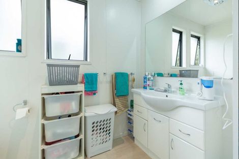 Photo of property in 33 Keegan Drive, Massey, Auckland, 0614