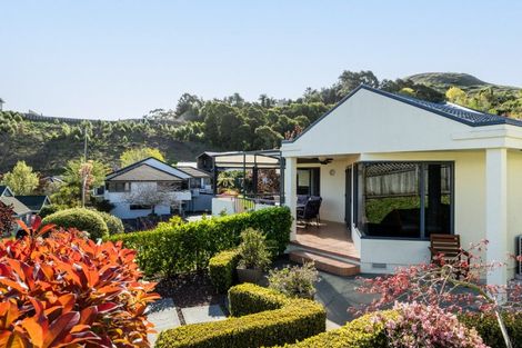 Photo of property in 11a Cumberland Rise, Taradale, Napier, 4112