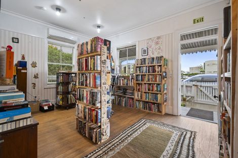 Photo of property in 89 Bridge Street, Bulls, 4818