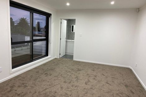Photo of property in 15 Kiernan Place, Kelston, Auckland, 0602