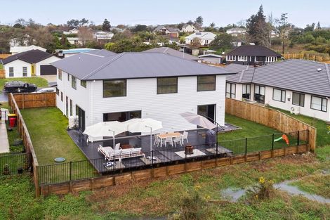 Photo of property in 8 Te Roera Place, Riverhead, 0820