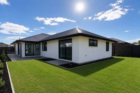 Photo of property in 30 Grey View Grove, Rangiora, 7400