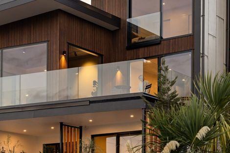 Photo of property in 6 Florence Close, Queenstown Hill, Queenstown, 9300