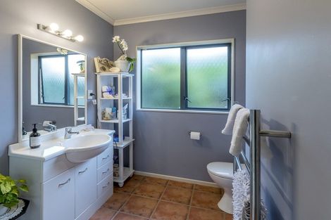 Photo of property in 162 Guildford Drive, Paraparaumu Beach, Paraparaumu, 5032