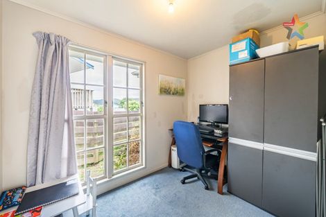 Photo of property in 32 Invercargill Drive, Kelson, Lower Hutt, 5010