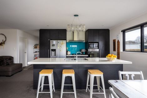 Photo of property in 503 Richmond Road, Lepperton, New Plymouth, 4373