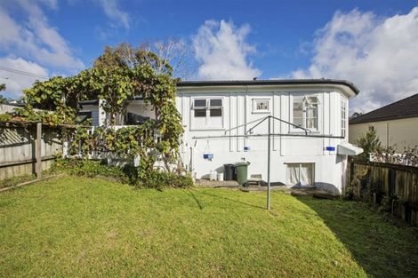 Photo of property in 183 Carlisle Road, Northcross, Auckland, 0632