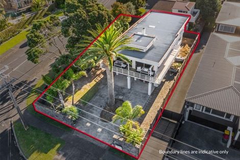 Photo of property in 1/2 Rothesay Bay Road, Rothesay Bay, Auckland, 0630