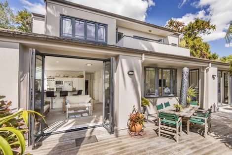 Photo of property in 15a Beresford Street, Bayswater, Auckland, 0622