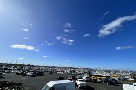 Photo of property in 9m Clearwater Cove, West Harbour, Auckland, 0618