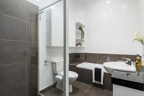 Photo of property in 15 Seagate Place, Red Beach, 0932