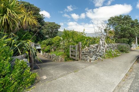 Photo of property in 160 Wellington Road, Paekakariki, 5034