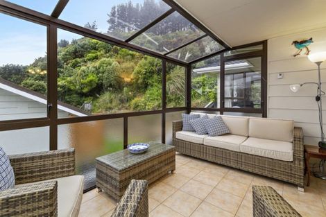 Photo of property in 51 Woodman Drive, Tawa, Wellington, 5028