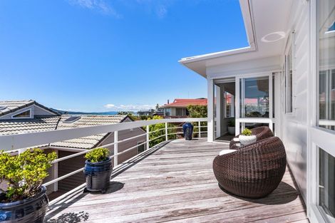 Photo of property in 1/1 Eastcliffe Road, Castor Bay, Auckland, 0620