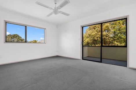 Photo of property in 64 Rhinevale Close, Henderson, Auckland, 0612