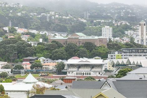 Photo of property in 51 Scarborough Terrace, Mount Victoria, Wellington, 6011