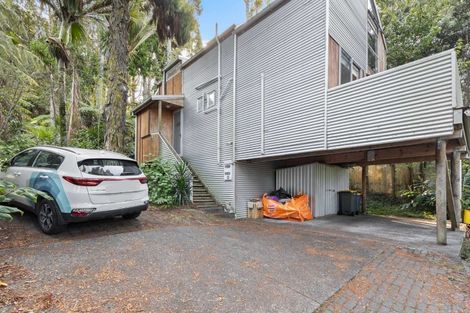 Photo of property in 209 Laingholm Drive, Laingholm, Auckland, 0604