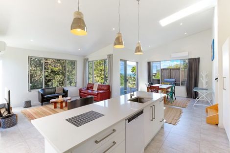 Photo of property in 16 George Street, Surfdale, Waiheke Island, 1081