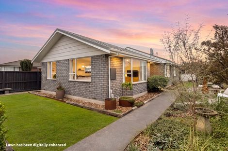 Photo of property in 2/123 Gilberthorpes Road, Hei Hei, Christchurch, 8042