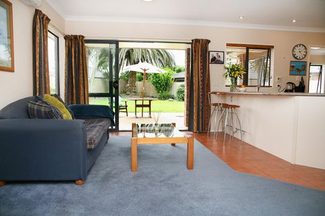 Photo of property in 25 Crannog Fen, Wattle Downs, Auckland, 2103