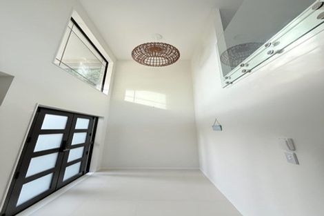 Photo of property in 137 Luckens Road, West Harbour, Auckland, 0618