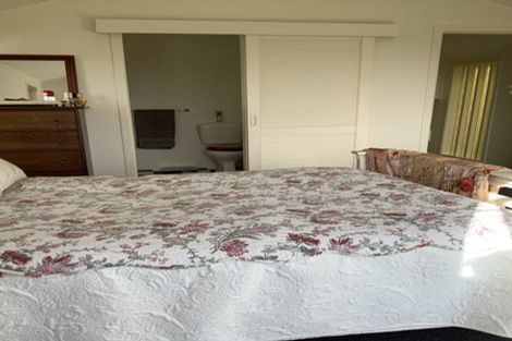 Photo of property in 302 Rangatira Road, Beach Haven, Auckland, 0626