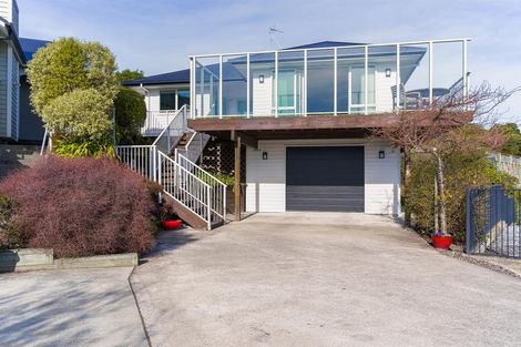 Photo of property in 19 The Brae, Mount Pleasant, Christchurch, 8081