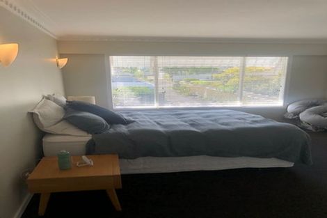 Photo of property in 1/1 Sylvan Park Avenue, Milford, Auckland, 0620