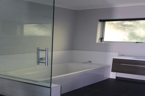 Photo of property in 1 Cromwell Place, Pukekohe, 2120