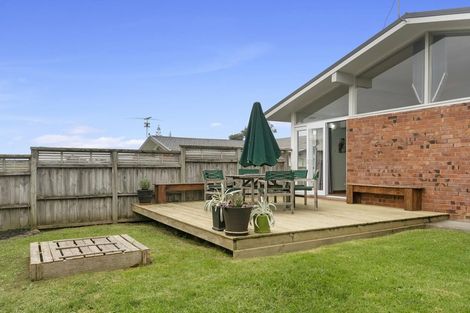 Photo of property in 13 Cutler Street, New Lynn, Auckland, 0600