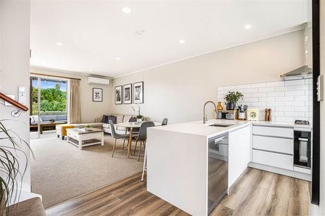 Photo of property in 9s Clearwater Cove, West Harbour, Auckland, 0618