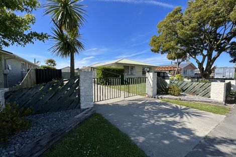 Photo of property in 8 Cob Crescent, Woolston, Christchurch, 8062