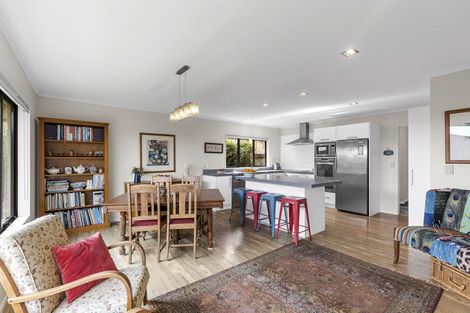 Photo of property in 29 Johnstone Drive, Fitzherbert, Palmerston North, 4410