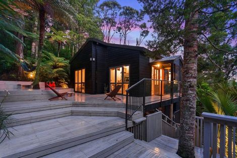 Photo of property in 24 Valley Road, Titirangi, Auckland, 0604