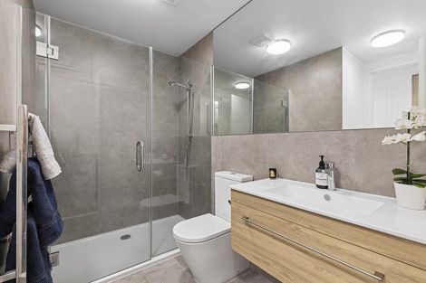 Photo of property in 4/63 Tiketike Way, Brooklyn, Wellington, 6021