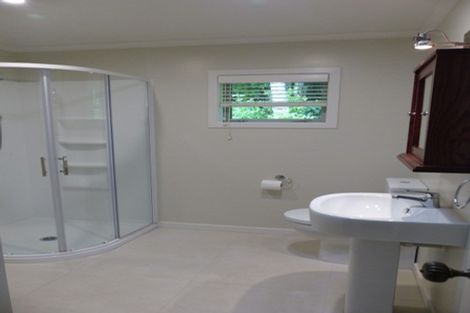 Photo of property in 19 Kakariki Grove, Waikanae, 5036