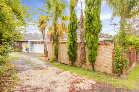 Photo of property in 1/7 Tallington Crescent, Torbay, Auckland, 0630