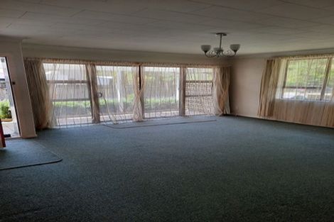 Photo of property in 1/110 Pinehaven Road, Pinehaven, Upper Hutt, 5019