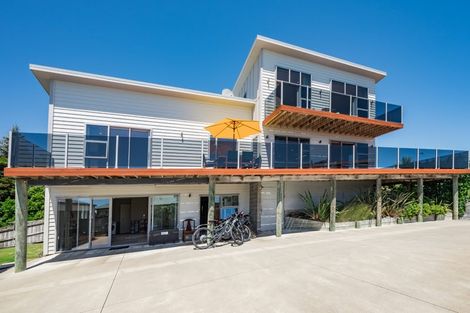 Photo of property in 173 Weggery Drive, Waikanae Beach, Waikanae, 5036