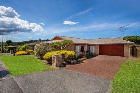 Photo of property in 30 Vanderbilt Parade, Albany, Auckland, 0632