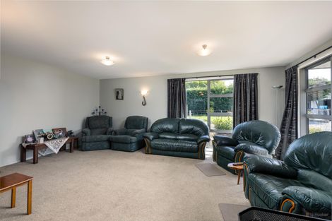 Photo of property in 84 Timaru Road, Waimate, 7924