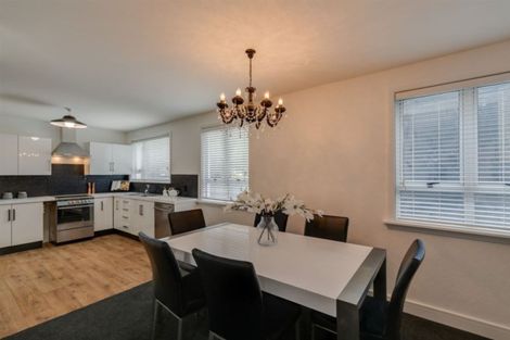 Photo of property in 43 Dunedin Street, Redwood, Christchurch, 8051