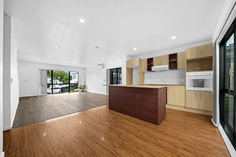 Photo of property in 19 Rakich Place, Henderson, Auckland, 0612