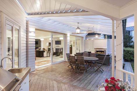 Photo of property in 11 Pentlow Place, Fendalton, Christchurch, 8052