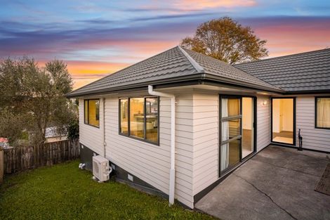 Photo of property in 1/35 Eastglen Road, Glen Eden, Auckland, 0602