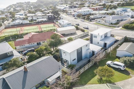 Photo of property in 24b Main Road, Titahi Bay, Porirua, 5022