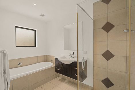 Photo of property in 89 Rob Roy Lane, Wanaka, 9305